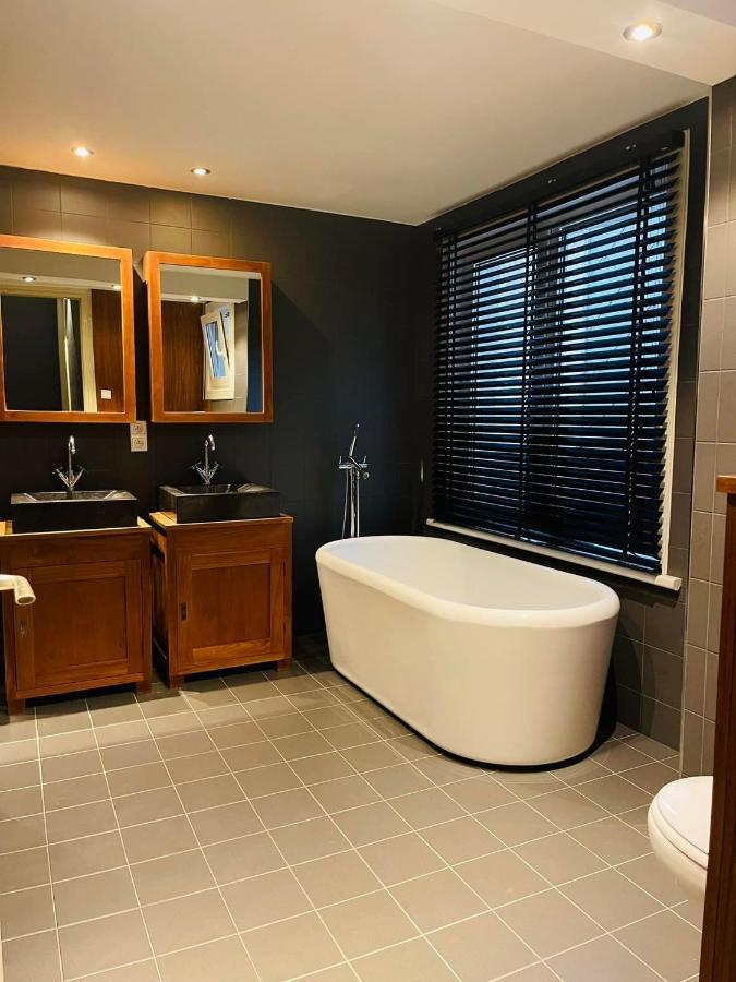 O-Sea House: Herenwoning In Belle Epoque Wijk Te Oostende Zewnętrze zdjęcie